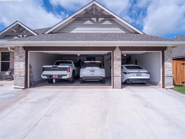 4829 Hidalgo Avenue, Mustang, OK 73064