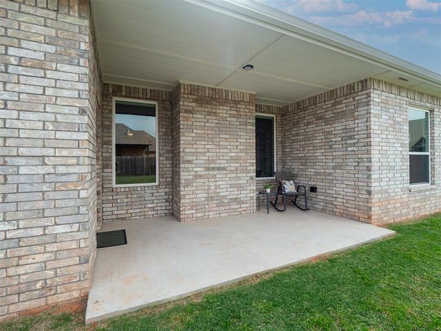 4829 Hidalgo Avenue, Mustang, OK 73064
