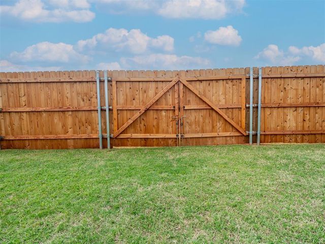 4829 Hidalgo Avenue, Mustang, OK 73064