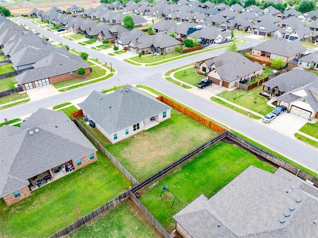 4829 Hidalgo Avenue, Mustang, OK 73064