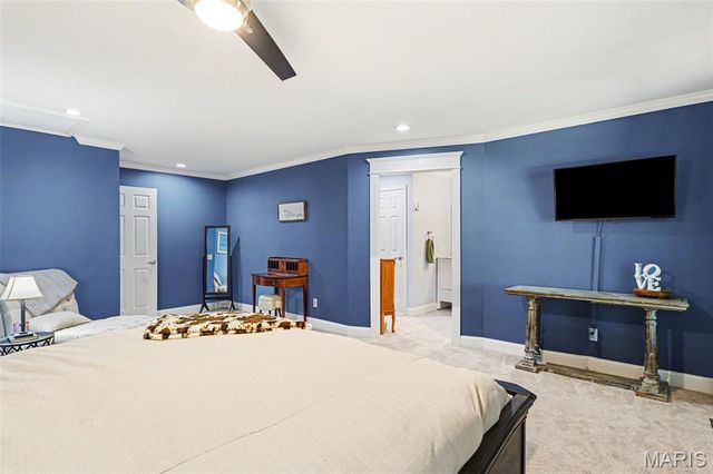 5813 Amber Place Drive, St Louis, MO 63128