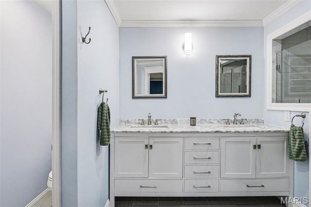 5813 Amber Place Drive, St Louis, MO 63128