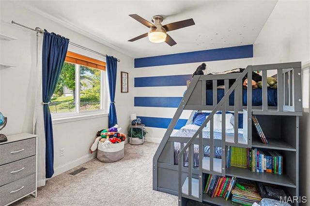 5813 Amber Place Drive, St Louis, MO 63128