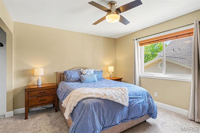 5813 Amber Place Drive, St Louis, MO 63128