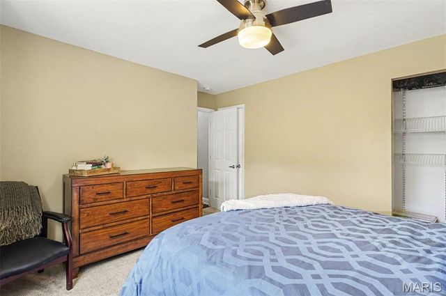 5813 Amber Place Drive, St Louis, MO 63128