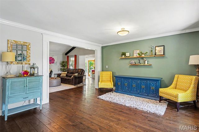 5813 Amber Place Drive, St Louis, MO 63128