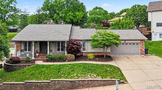 5813 Amber Place Drive, St Louis, MO 63128