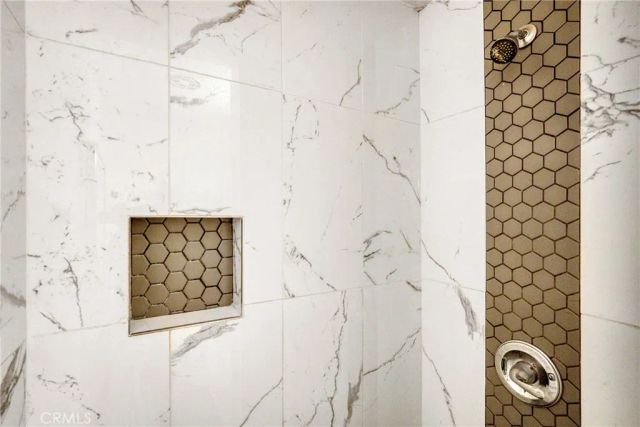 6643 De Longpre 5, Los Angeles, CA 90028