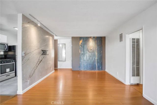 6643 De Longpre 5, Los Angeles, CA 90028