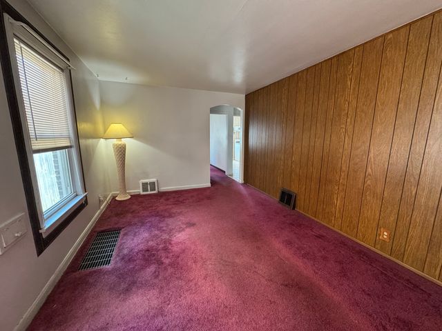 10941 S Avenue C, Chicago, IL 60617