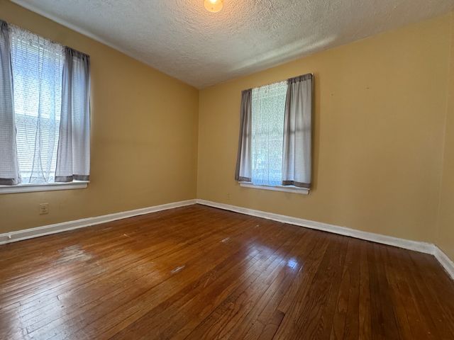 10941 S Avenue C, Chicago, IL 60617
