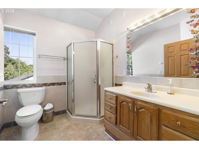 8506 Se MILL St, Portland, OR 97216