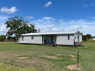 204 N 4th Street, Seadrift, TX 77983