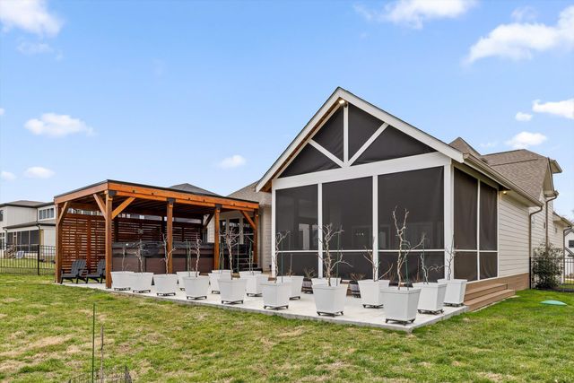 1809 River Breeze Drive, Soddy Daisy, TN 37379