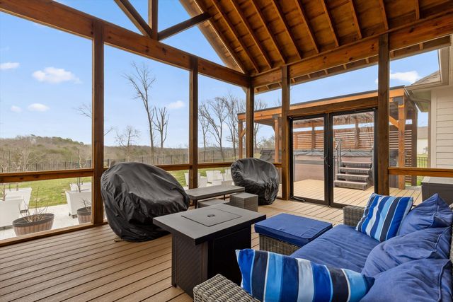 1809 River Breeze Drive, Soddy Daisy, TN 37379