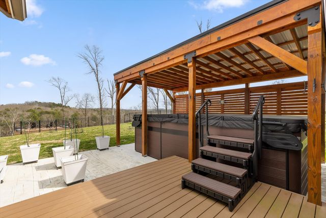 1809 River Breeze Drive, Soddy Daisy, TN 37379