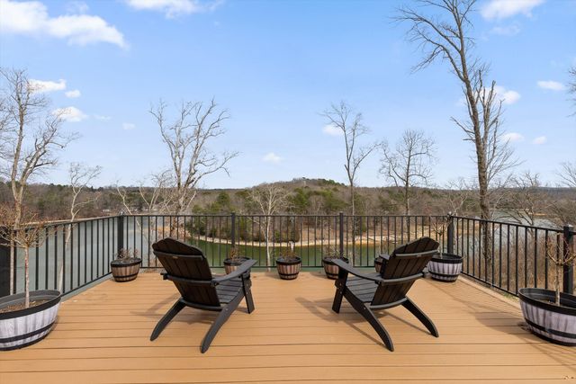 1809 River Breeze Drive, Soddy Daisy, TN 37379