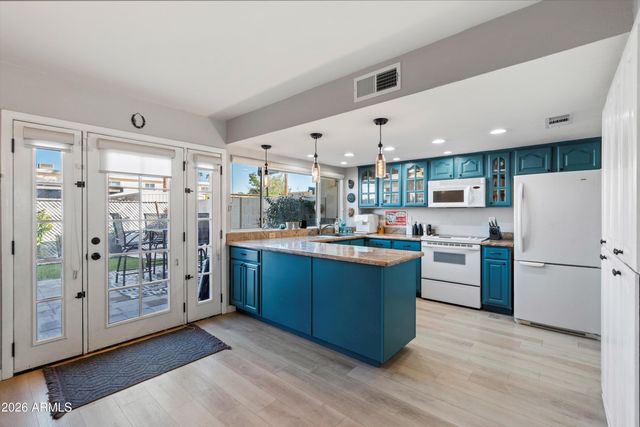 8206 E CHAPARRAL Road, Scottsdale, AZ 85250