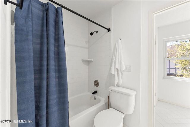 8140 SUTTON Place, Jacksonville, FL 32217