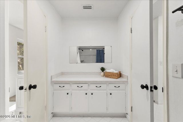 8140 SUTTON Place, Jacksonville, FL 32217