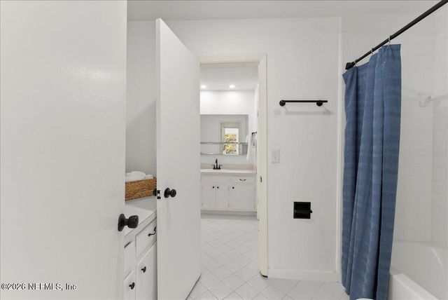 8140 SUTTON Place, Jacksonville, FL 32217