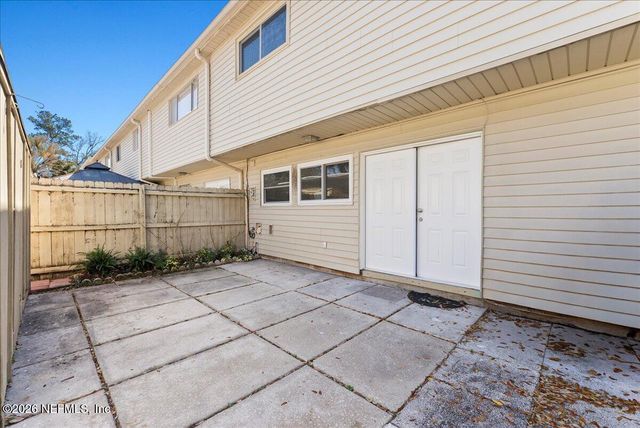 8140 SUTTON Place, Jacksonville, FL 32217