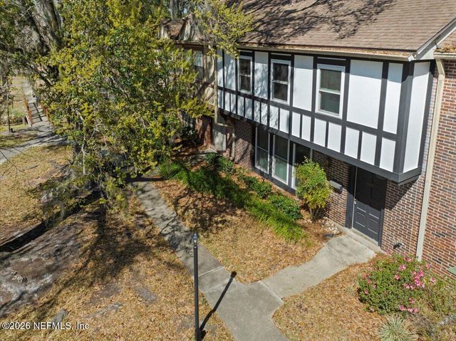 8140 SUTTON Place, Jacksonville, FL 32217