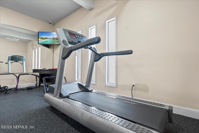 8140 SUTTON Place, Jacksonville, FL 32217