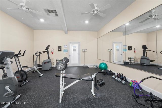 8140 SUTTON Place, Jacksonville, FL 32217