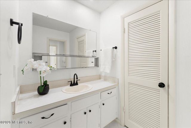 8140 SUTTON Place, Jacksonville, FL 32217