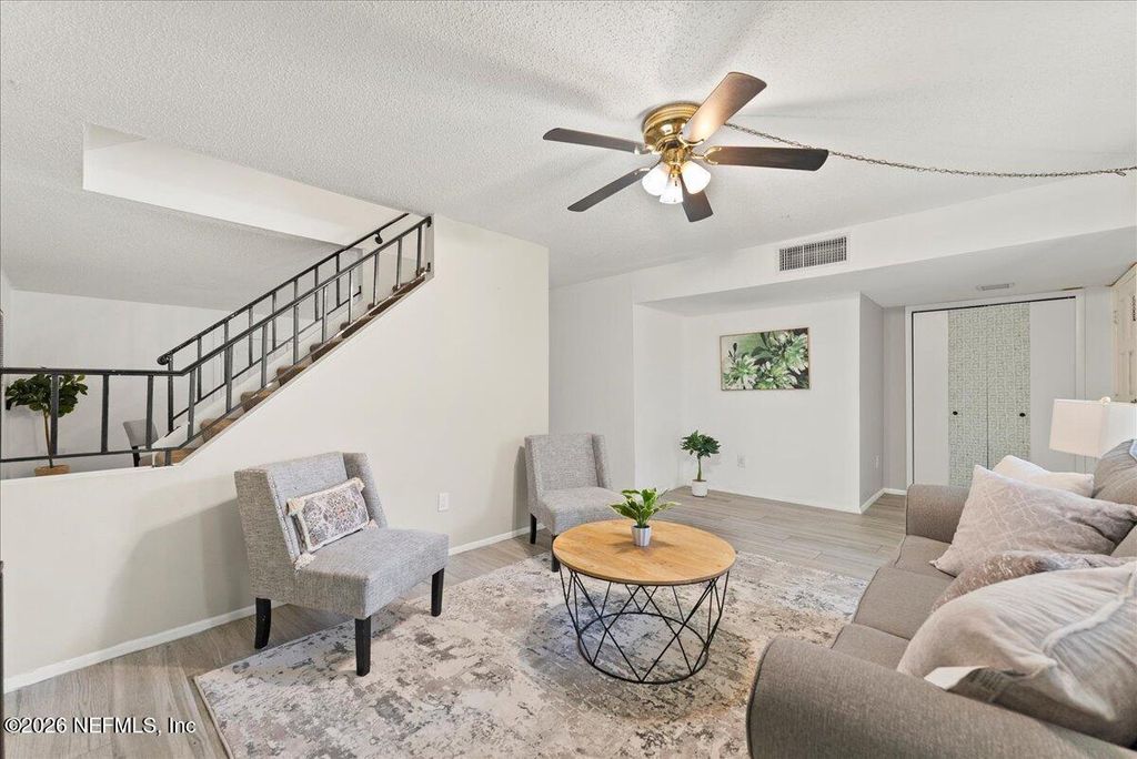 8140 SUTTON Place, Jacksonville, FL 32217