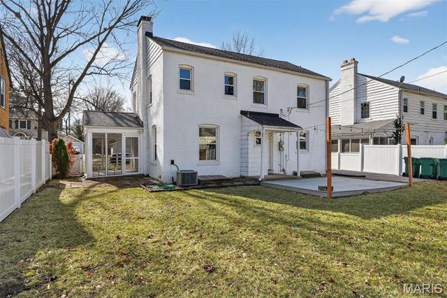 475 Catalina, Webster Groves, MO 63119