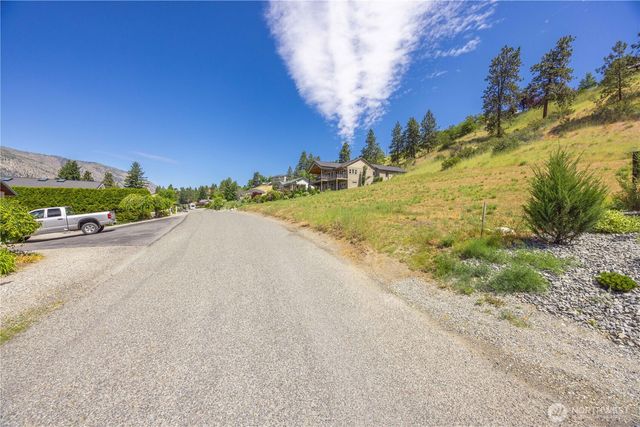 2870 Lakeshore Drive, Manson, WA 98831