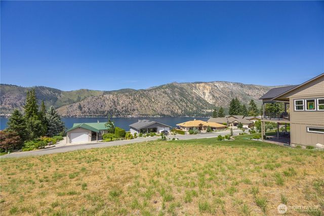 2870 Lakeshore Drive, Manson, WA 98831