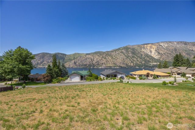2870 Lakeshore Drive, Manson, WA 98831