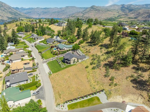 2870 Lakeshore Drive, Manson, WA 98831