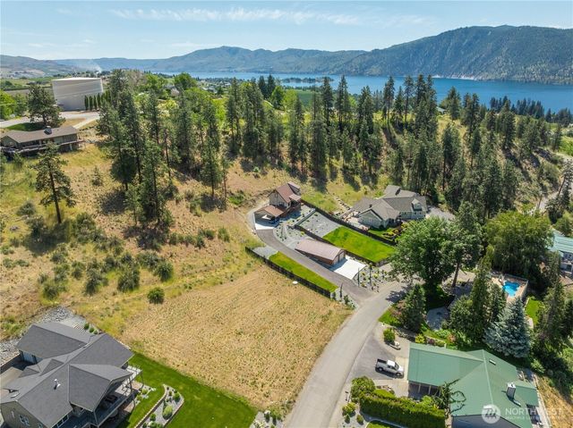 2870 Lakeshore Drive, Manson, WA 98831