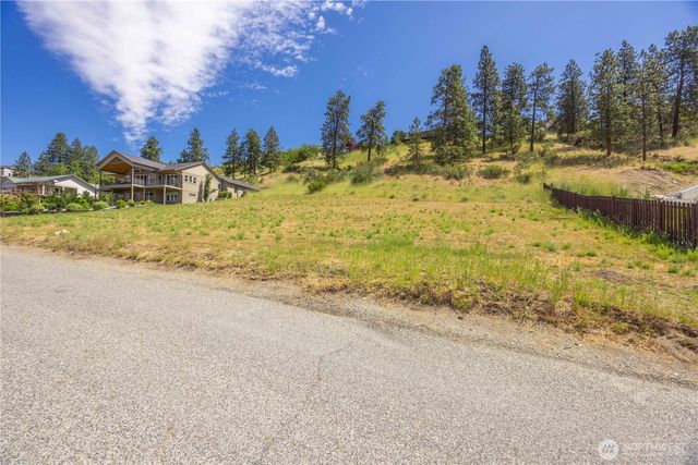 2870 Lakeshore Drive, Manson, WA 98831