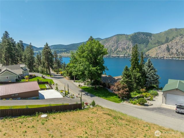 2870 Lakeshore Drive, Manson, WA 98831