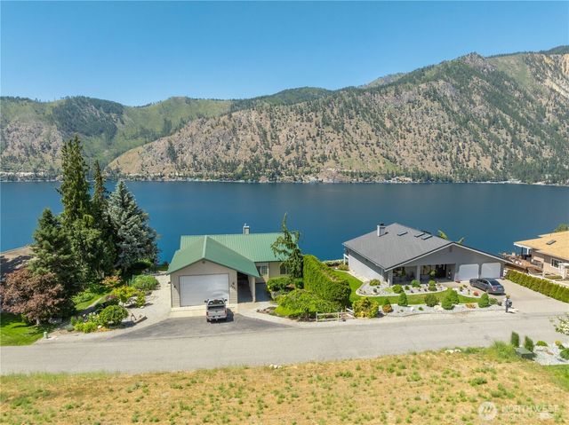 2870 Lakeshore Drive, Manson, WA 98831