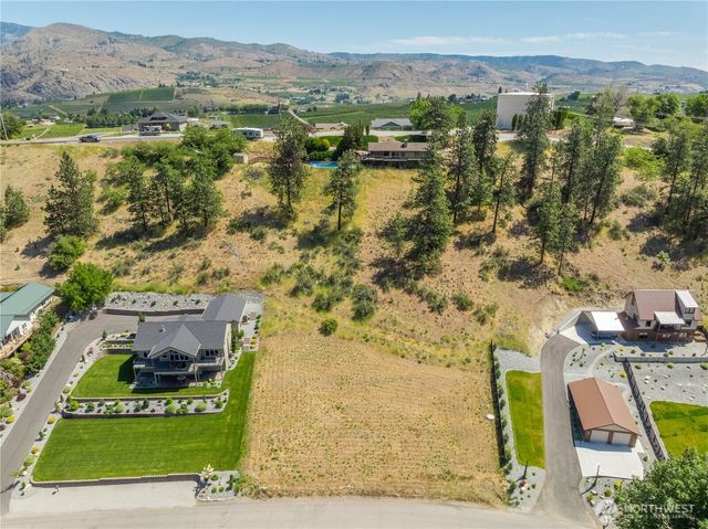 2870 Lakeshore Drive, Manson, WA 98831