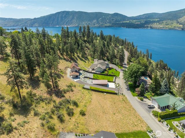 2870 Lakeshore Drive, Manson, WA 98831