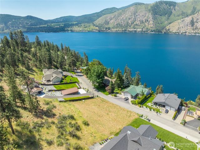 2870 Lakeshore Drive, Manson, WA 98831