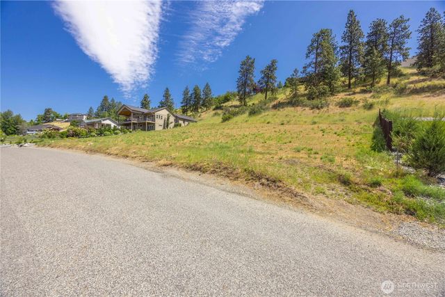 2870 Lakeshore Drive, Manson, WA 98831