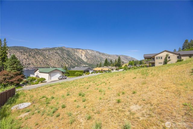 2870 Lakeshore Drive, Manson, WA 98831