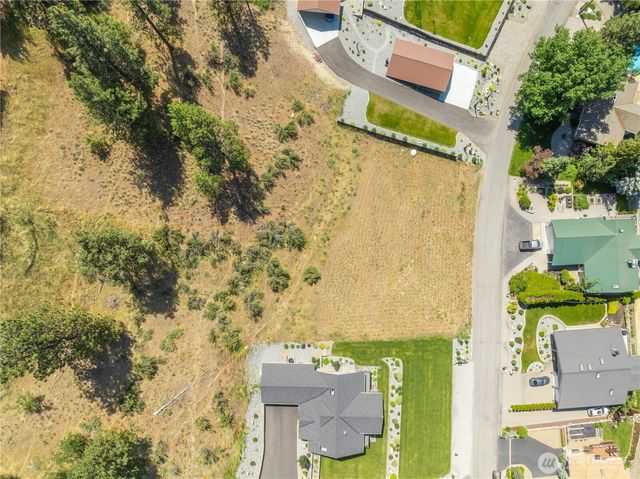 2870 Lakeshore Drive, Manson, WA 98831