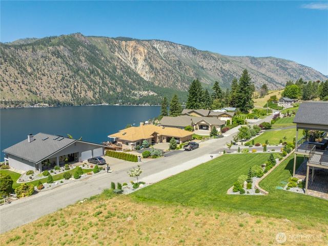 2870 Lakeshore Drive, Manson, WA 98831