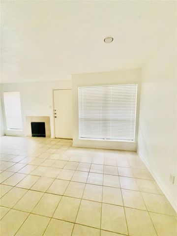 6633 W Airport Boulevard 1303, Houston, TX 77035