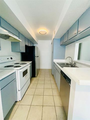 6633 W Airport Boulevard 1303, Houston, TX 77035