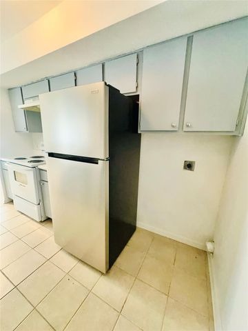 6633 W Airport Boulevard 1303, Houston, TX 77035